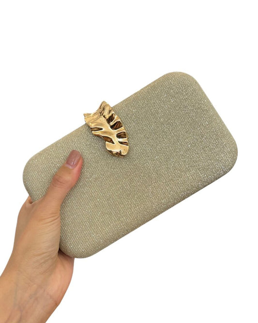 CLUTCH HOJA BRILLO ORO